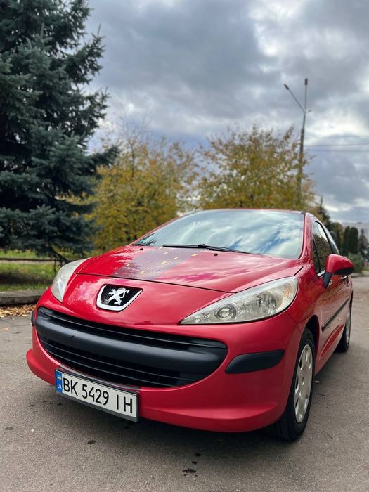 Продам Peugeot 207 2009р 1.4 бензин