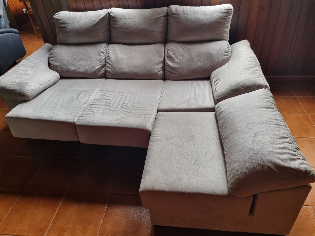 Sofá com Chaise Long