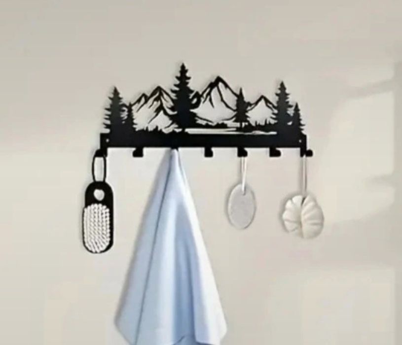 Wieszak dekoracyjny z motywem górskim