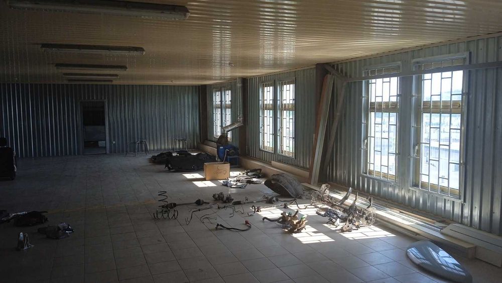 Продається автосалон та СТО з торговими приміщеннями