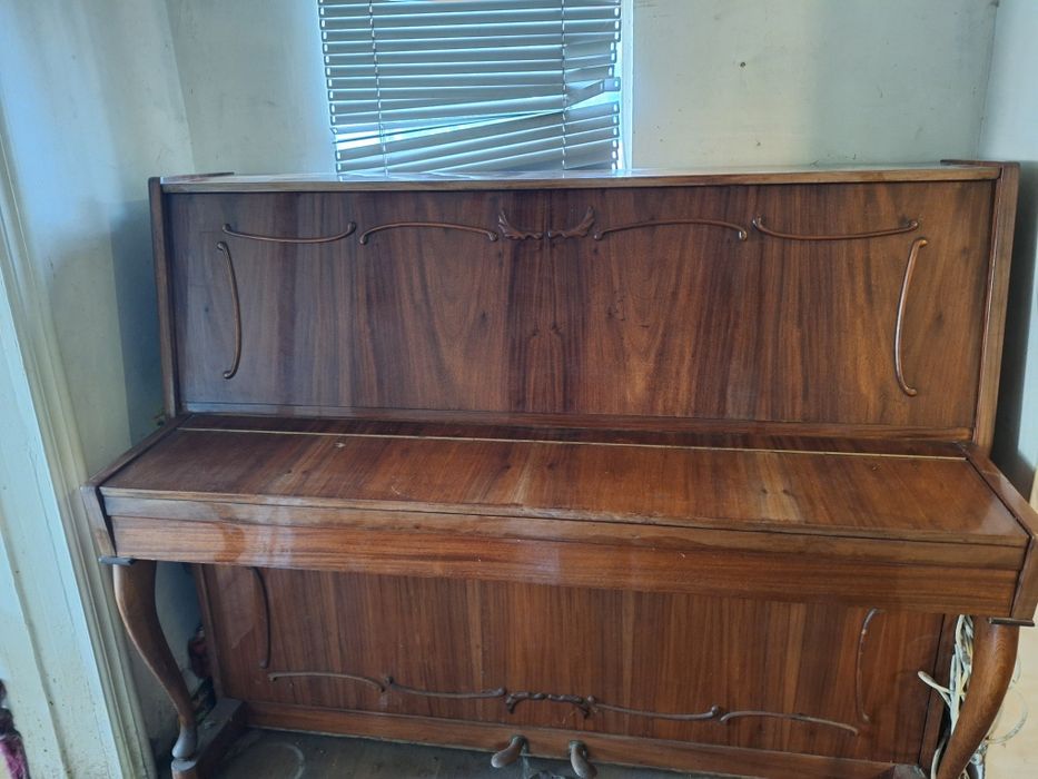 Піаніно б/у  "Украина"