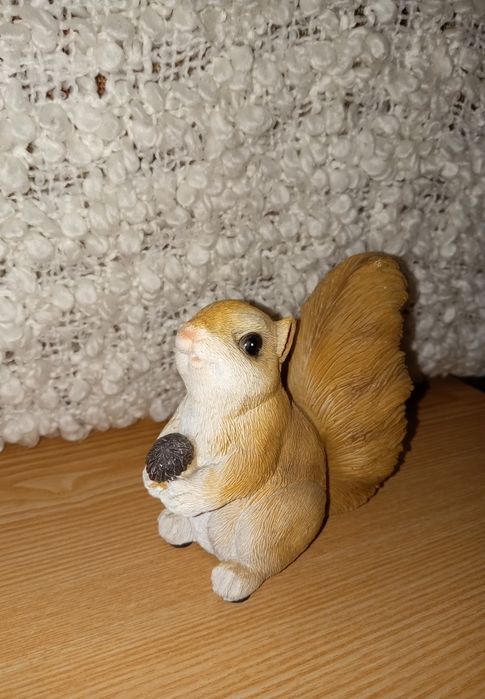 Фігурка "Білочка"