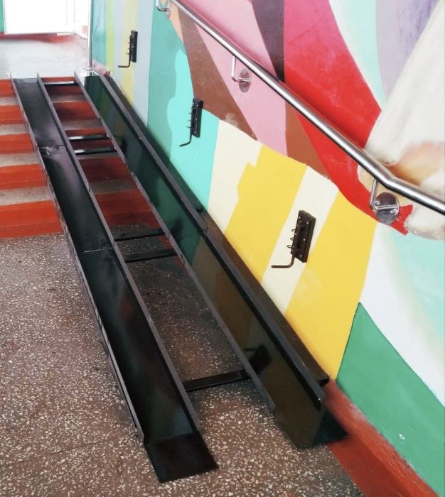 Пандус для маломобільних людей