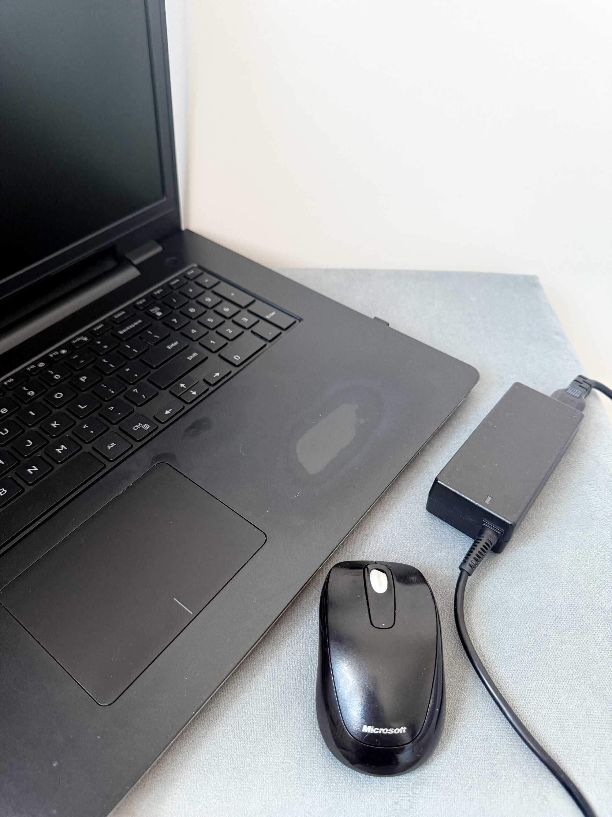 Laptop Dell Inspiron 17 Seria 5000 Intel Core i3 8,0 GB