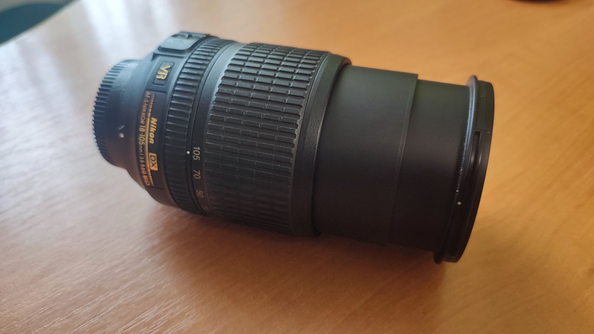 Універсальний об'єктив Nikon AF-S DX Nikkor 18-105mm f/3,5-5,6G ED VR