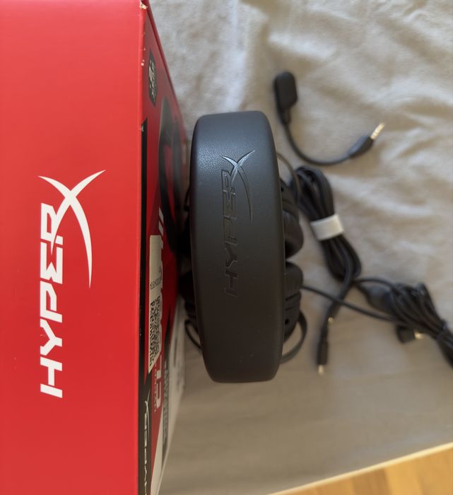 HyperX Cloud III - como novos