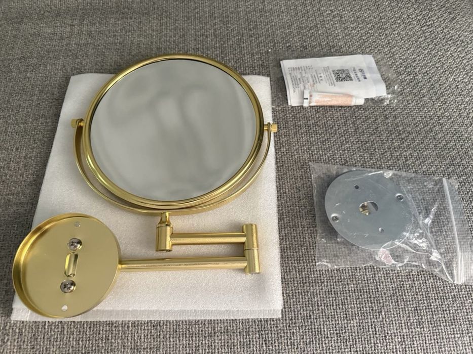 Настенное зеркало для макияжа с увеличением в 4 раза