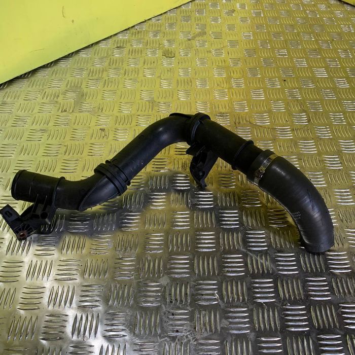 Патрубок интеркулера Трафик 3 Виваро примастар інтеркулер Т3