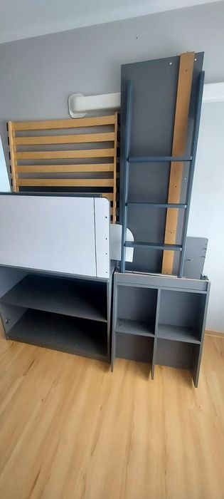 Sprzedam łóżko piętrowe z biurkiem z kolekcji  GUMI.