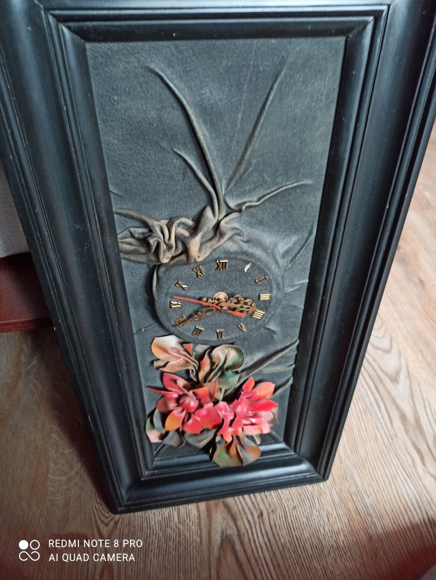 Art Deco Zegar Ścienny Skórzany kwiaty w ramie drewnianej czarnej poły