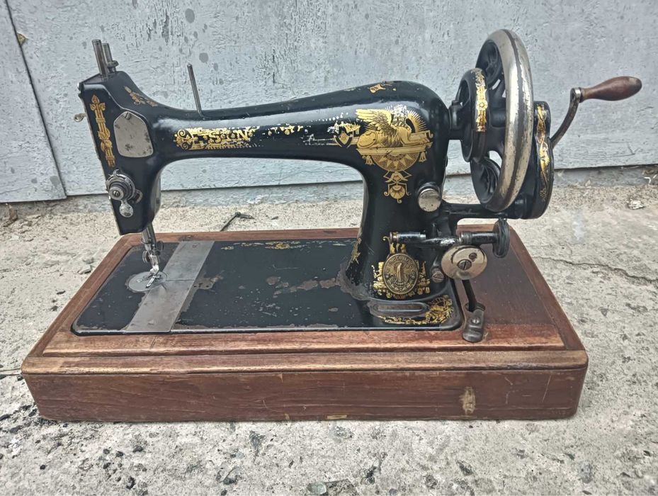Продається швейна машинка