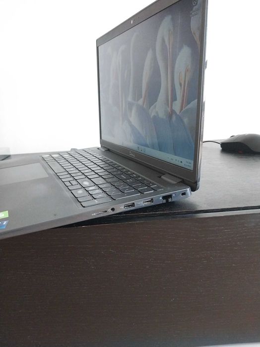 Dell Latitude 3520 16 inches