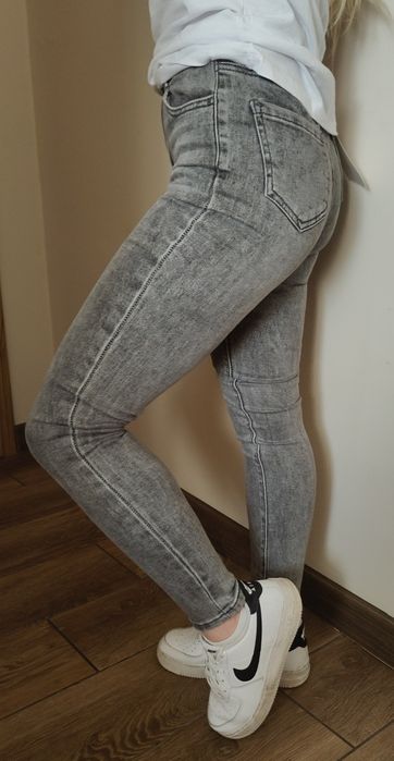 Szare spodnie skinny rurki