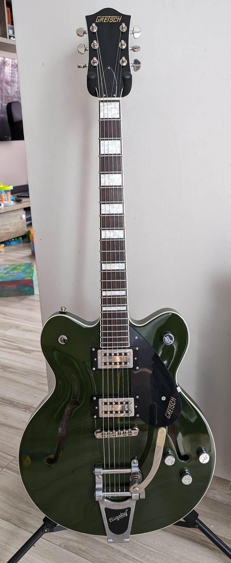 Gretsch G2622T Streamliner Semi-hollow es-335