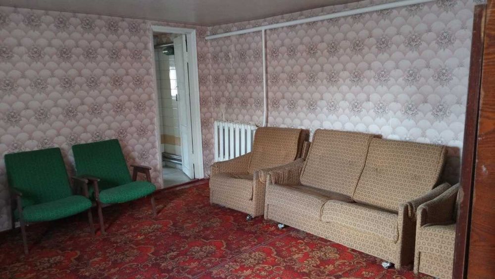 будинок з земельною ділянкою