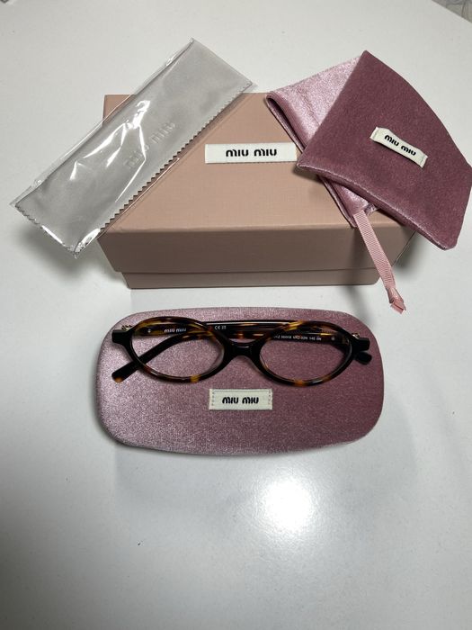 Трендові окуляри miu miu