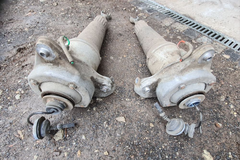 AMORTYZATOR Pneumatyczny przedni lewy przód prawy Audi A8 D3 lift 2006