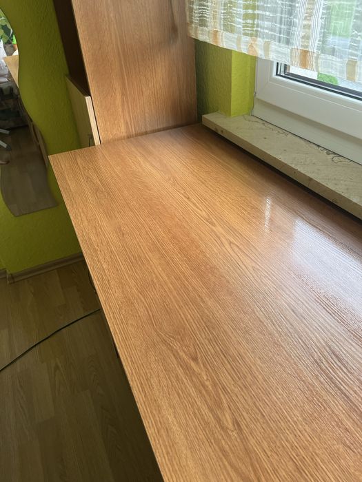 Biurko z szufladami i szafa w kąplecie