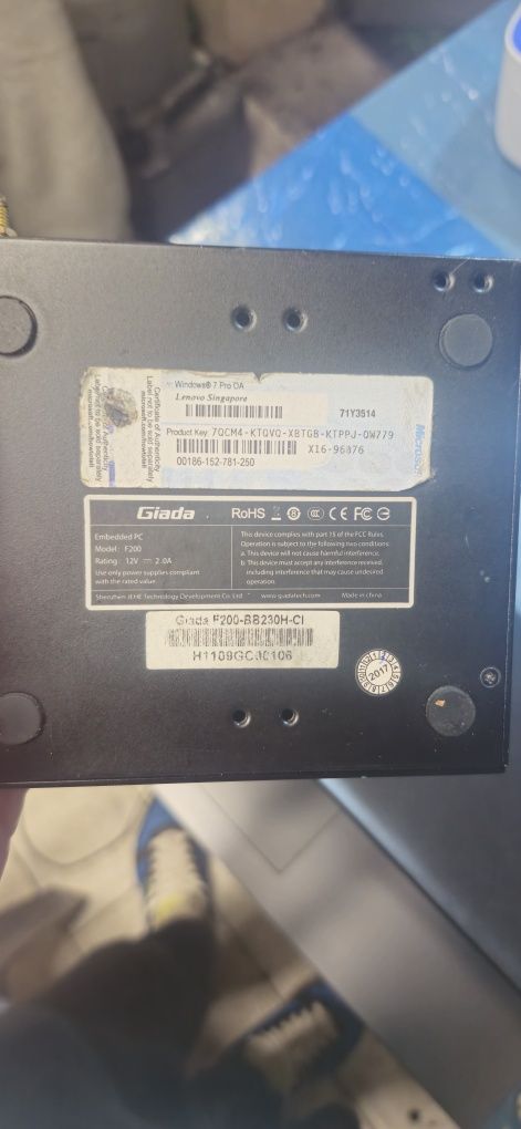Mini PC Giada F200-B8230H-CI z preinstalowanym Windows 7 Pro OA