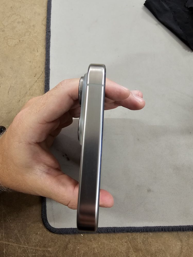 iPhone 16 Pro Max 256GB – Titanium