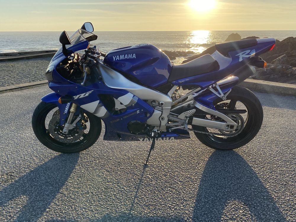 Yamaha YZF-R1 - Como Nova