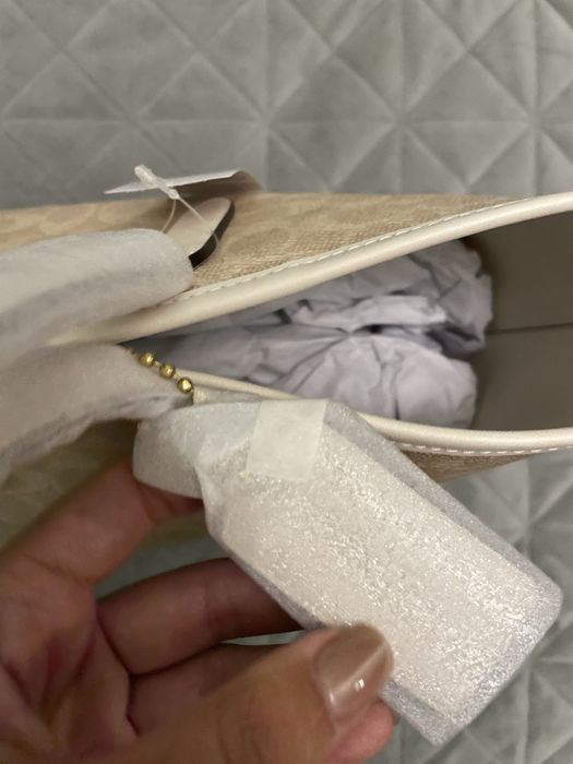 Сумка шоппер Coach tote gold sand chalk