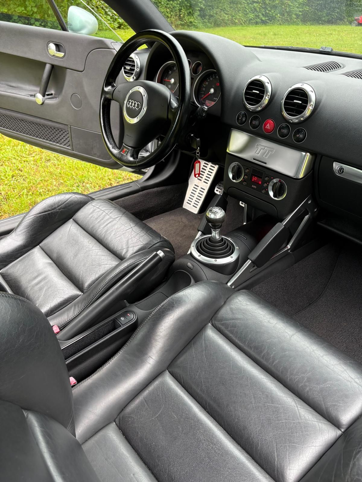 Audi TT 225km Quattro xenon skóra duży servis !!!