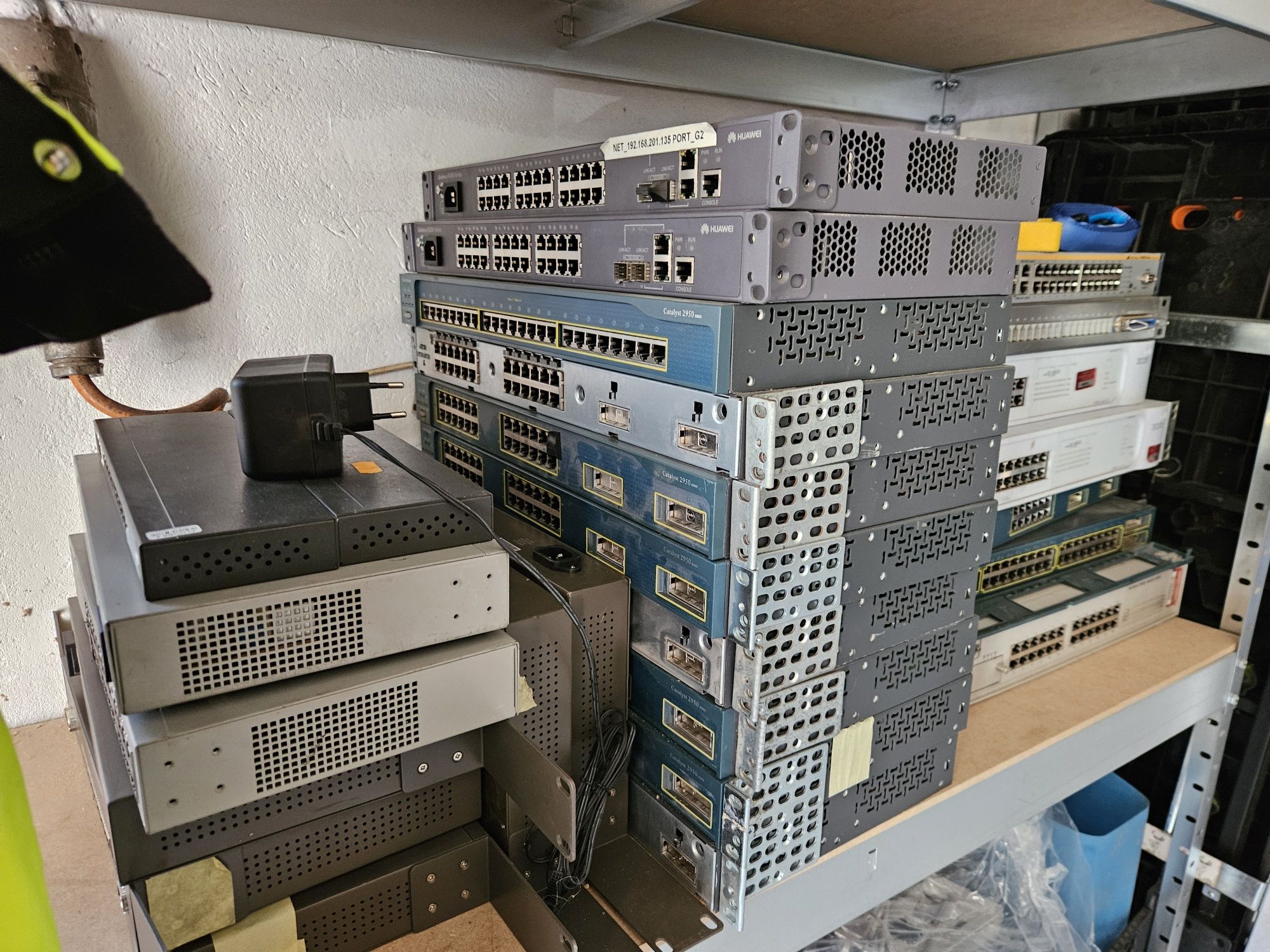 Switch 8/24/48 portów 100mb