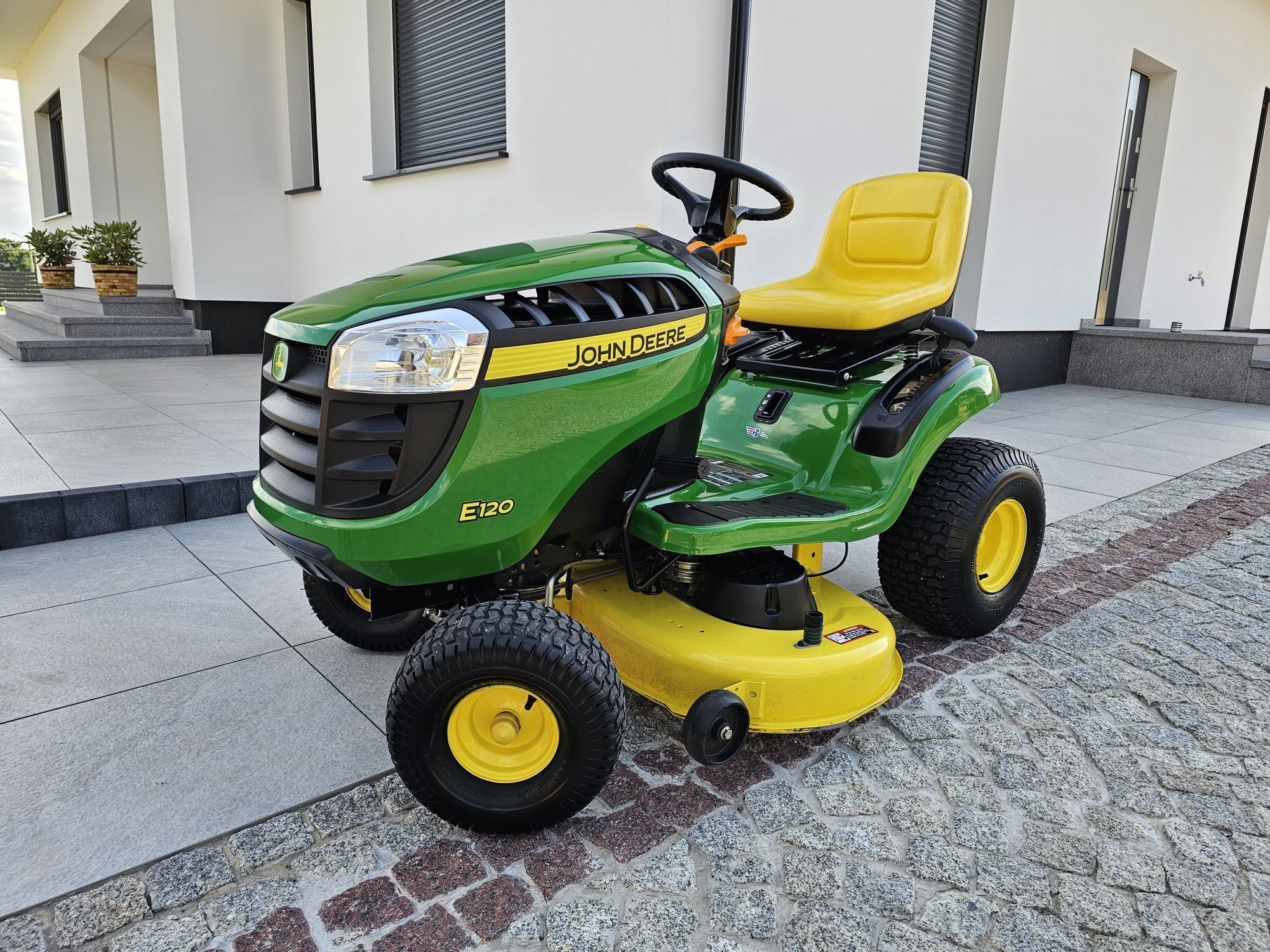 John deere E 120 Super stan / 75 mth / 06.2020 rok