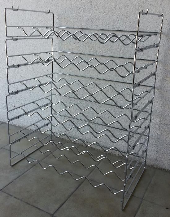 Suportes para garrafas, em inox, para garrafeira (novos).