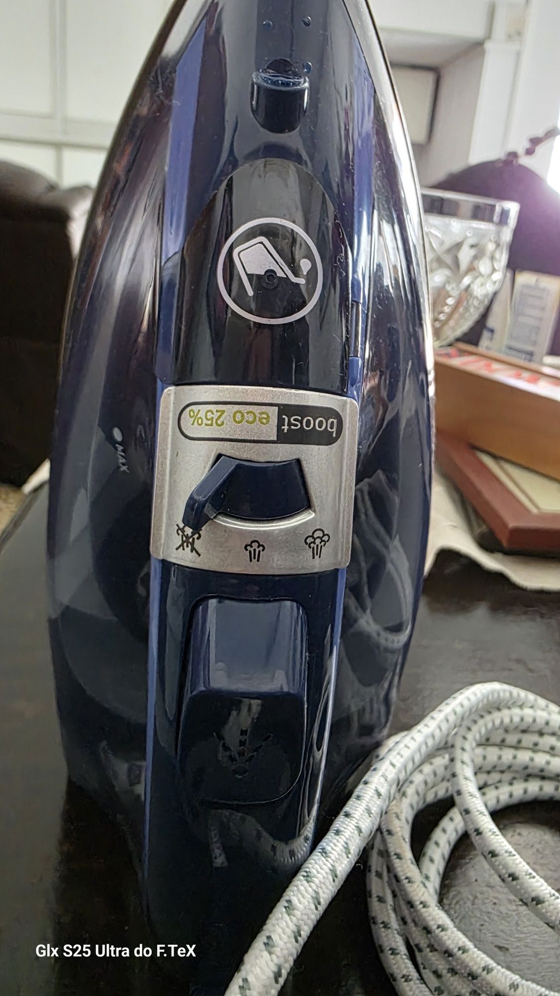 Ferro engomar tefal virtuo bom estado