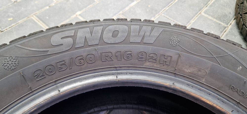 Opony zimowe 205/60R16 Kormoran SNOW 2023  komplet 4 szt.