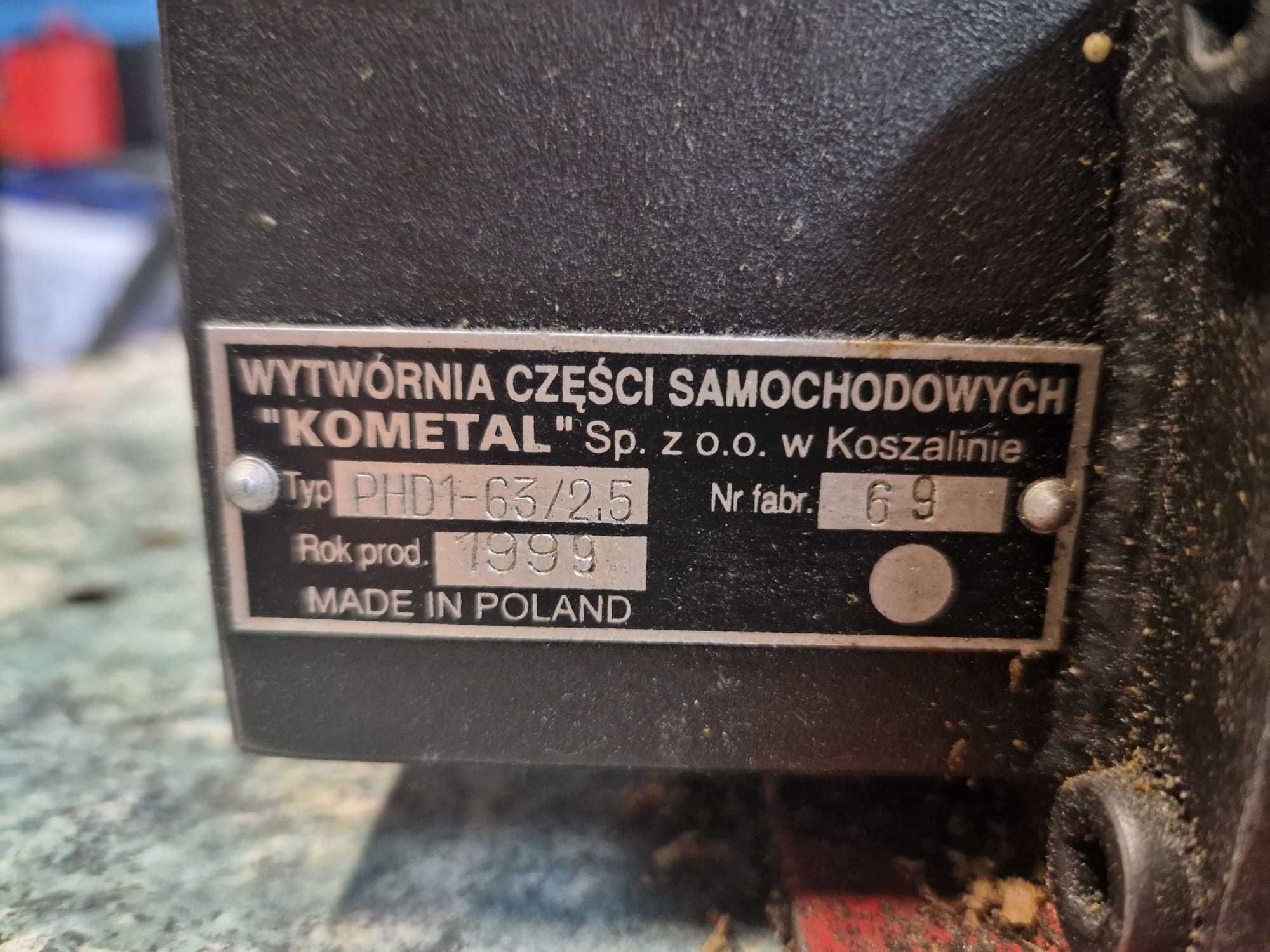 Piła taśmowa do cięcia metalu KOMETAL Femi XL 782