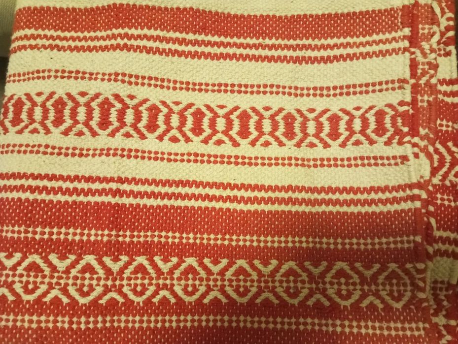 2 tapetes iguais em ótimo estado