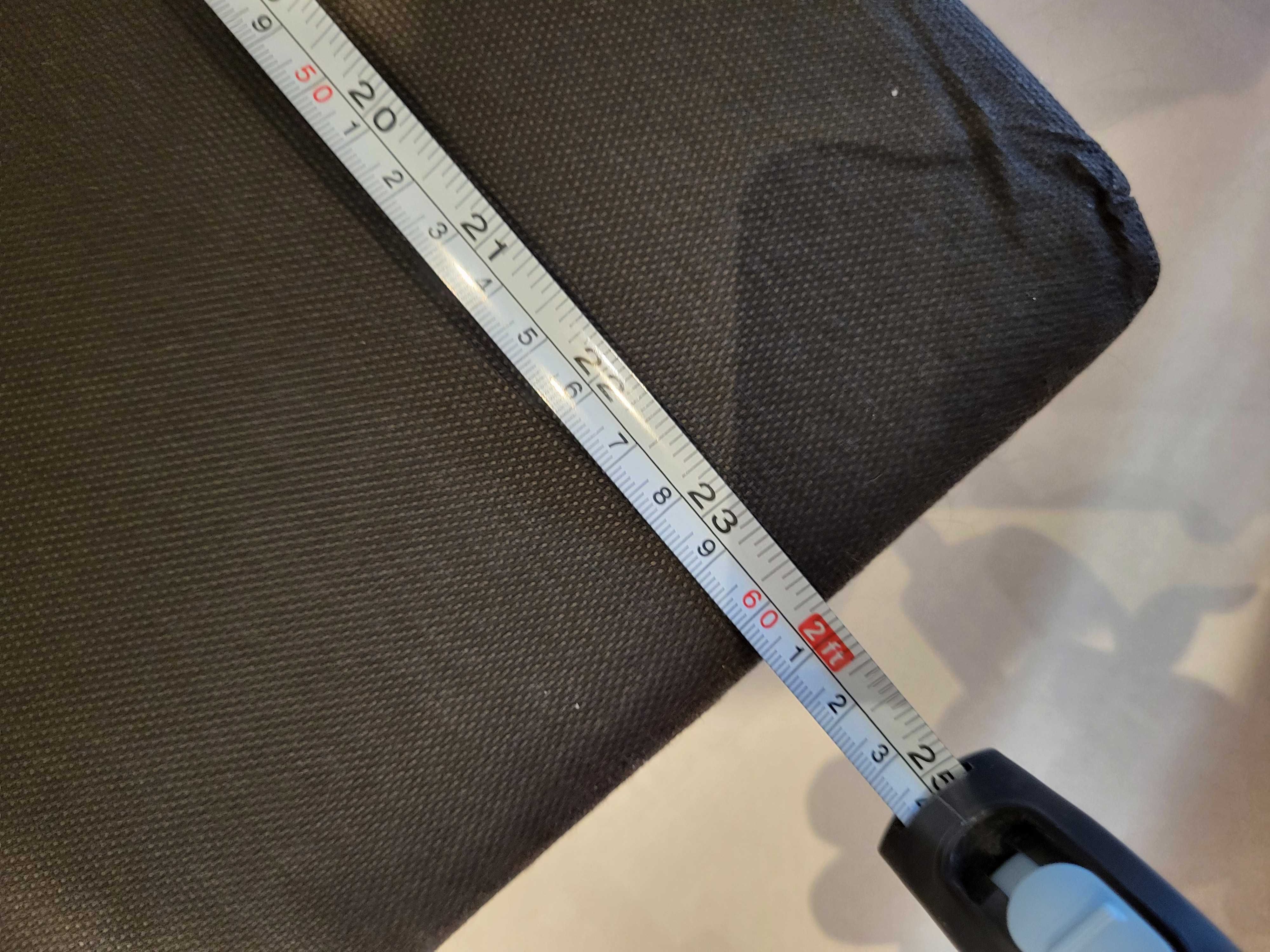 Pufa koloru szarego z funkcją spania z firmy Meblik 60x60.
