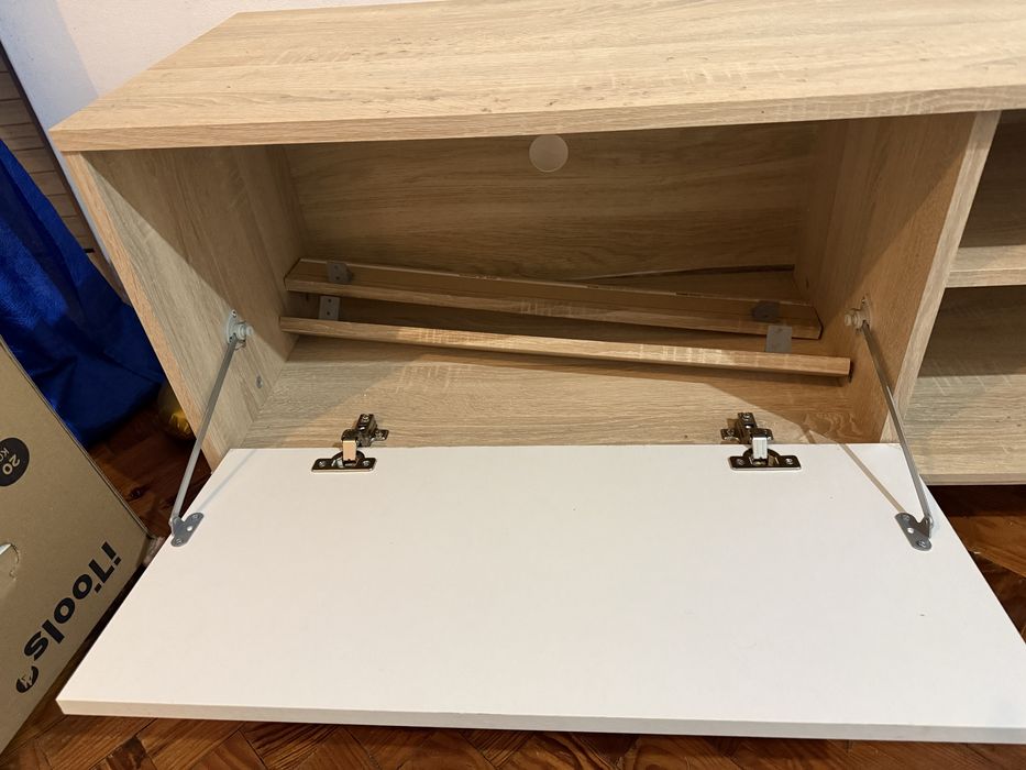 Base tv com porta branca