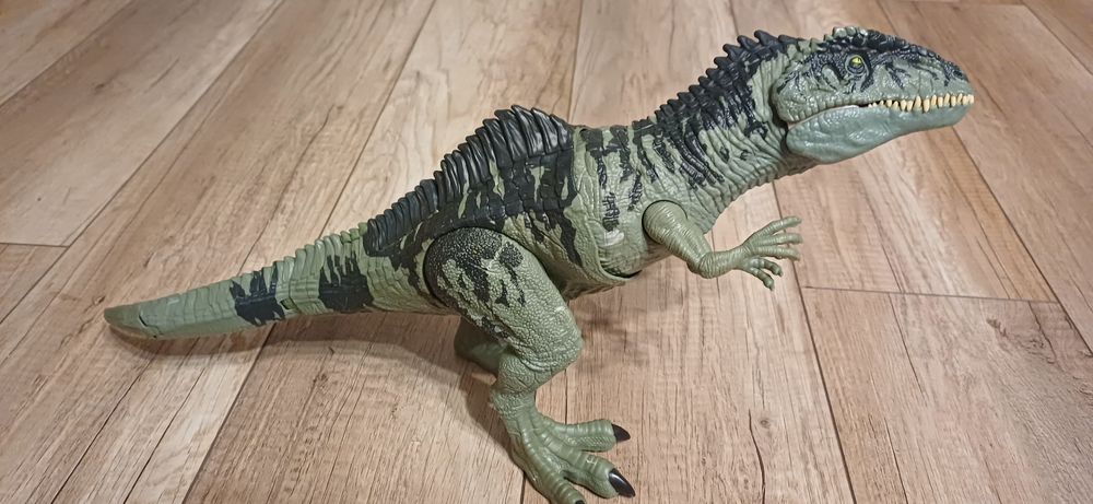 Sprzedam dinozaura Jurasic World Gigantos