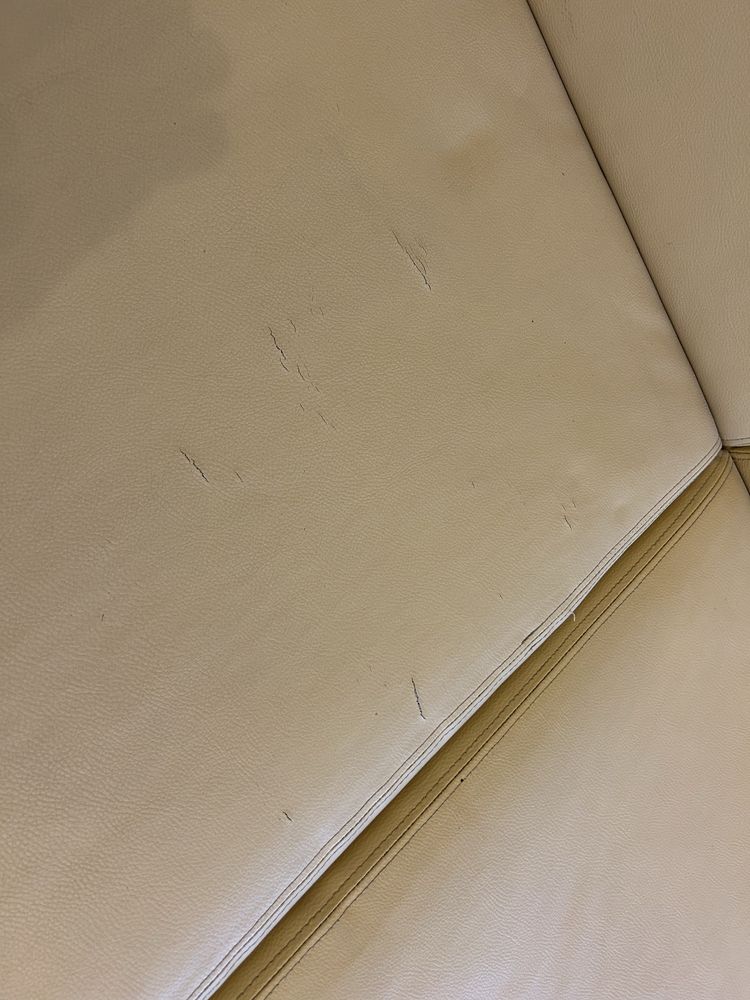 Wersalka rozkładana z ekoskóry