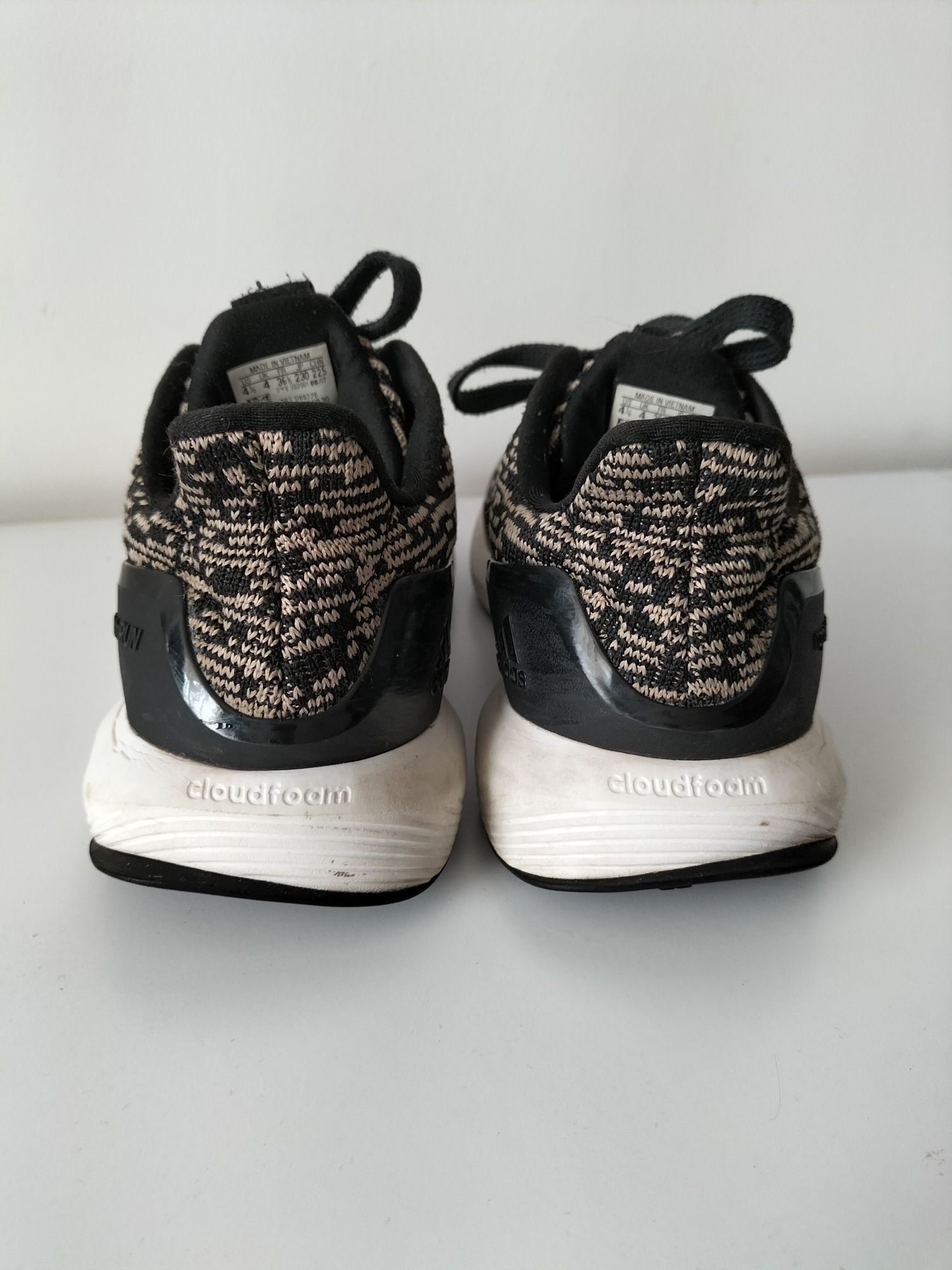 Кроссовки Adidas размер 36,5