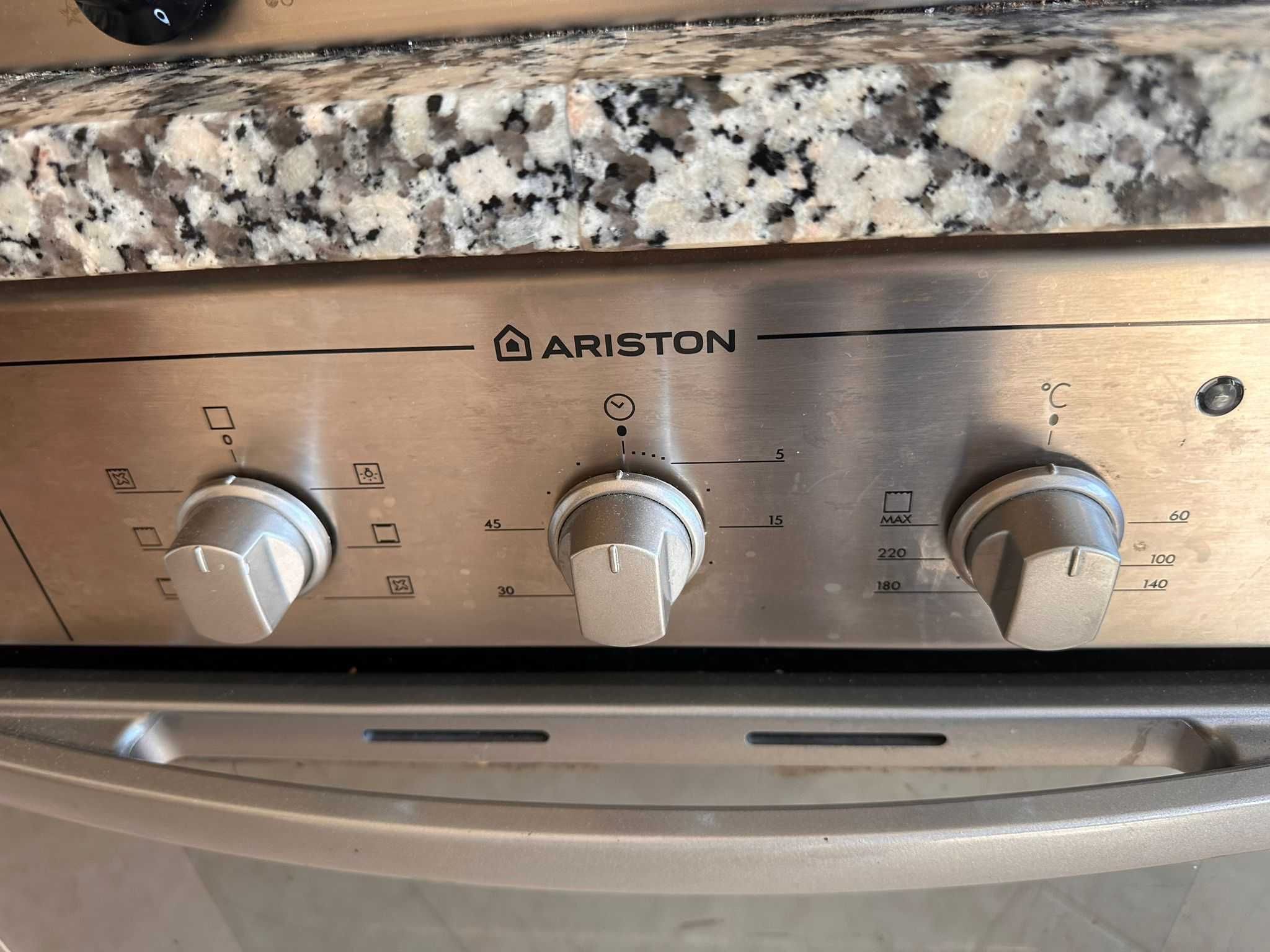 Forno elétrico Ariston