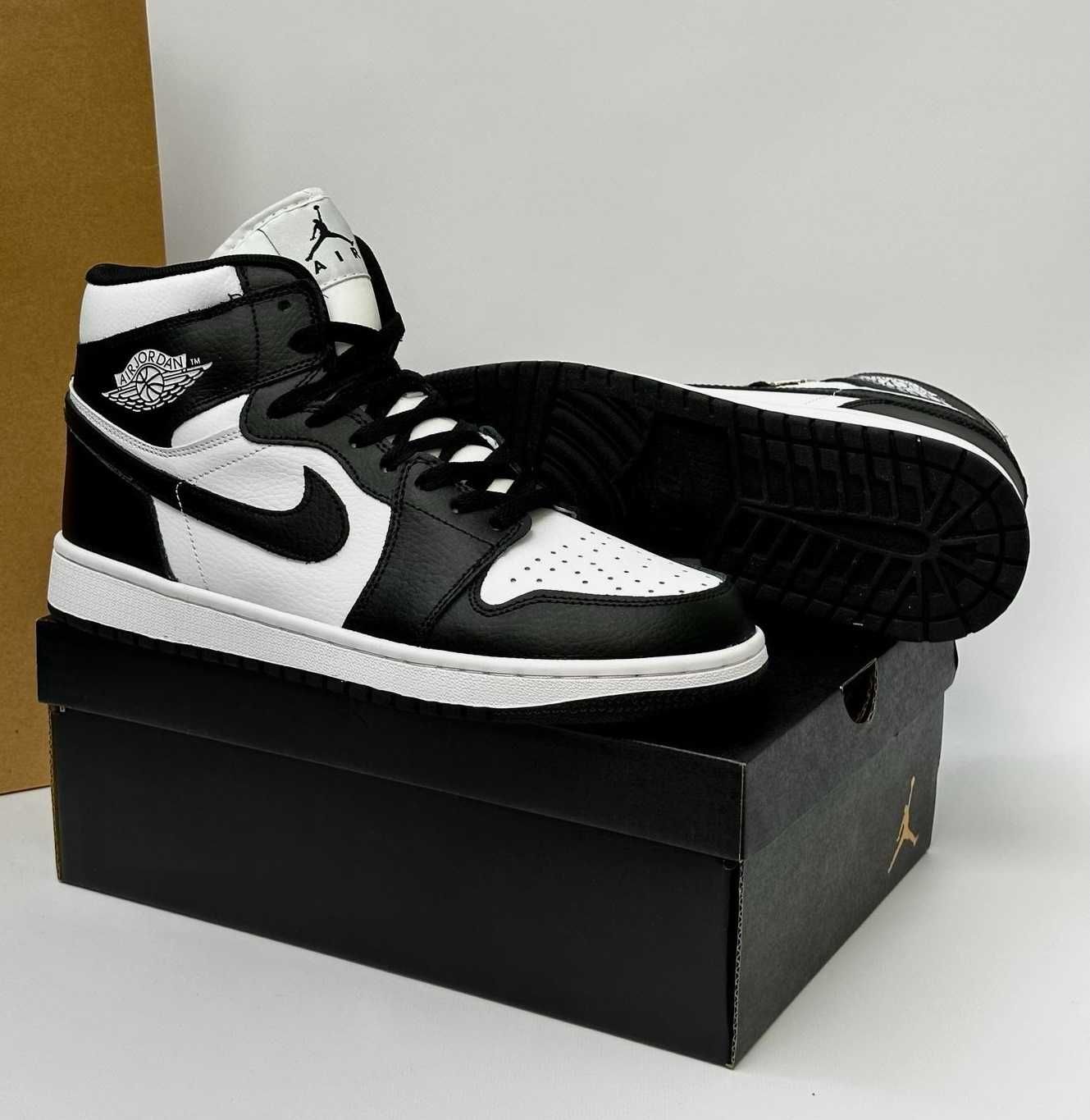 Мужские Кроссовки Найк Air Jordan черно белые высокие Nike