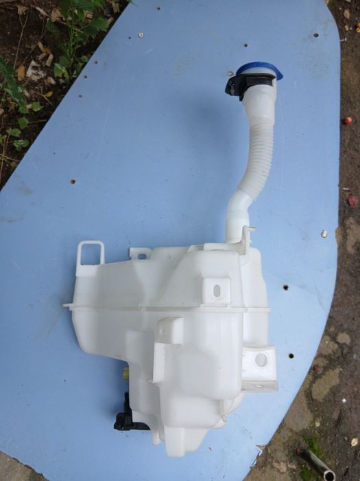 Бачок омивача mazda 3 bp 19+