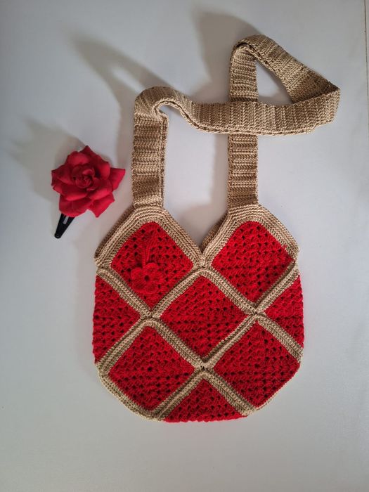 Malas em tricot feitas a mão