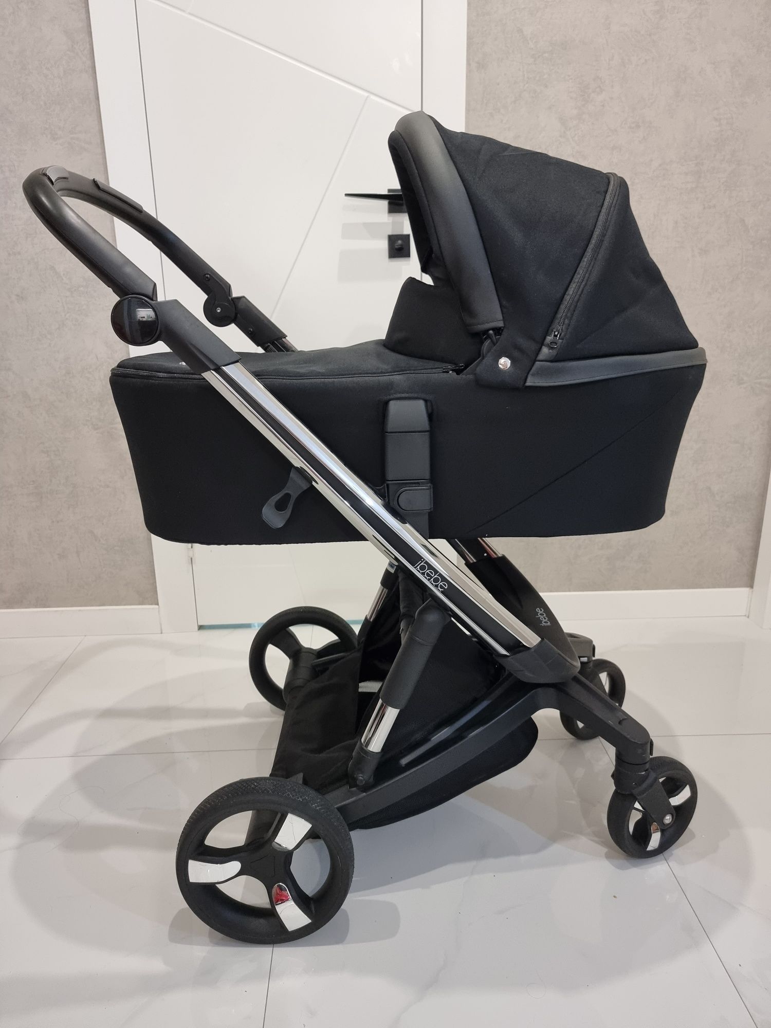 Продам чорну коляску Ibebe 2 в 1 Лише самовивіз