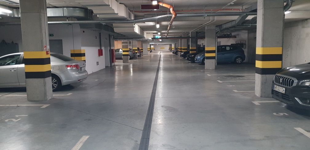 Garaż parking stanowisko garażowe Katowice 1000-lecie