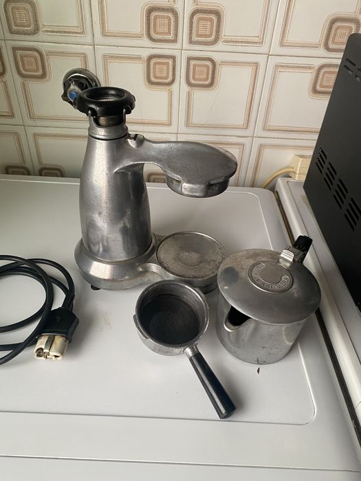 Maquina de cafe italiana marca Vesuviana