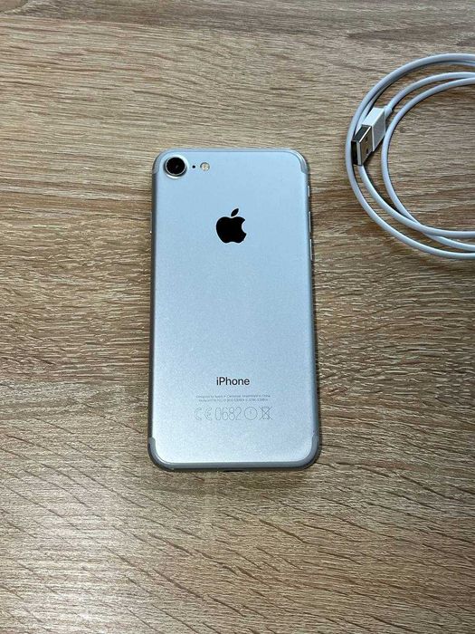 Apple IPhone 7 32ГБ White