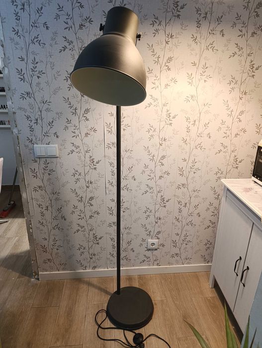 candeiro cinza escuro