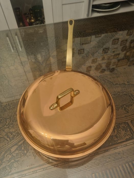 Miedziany rondel z pokrywą