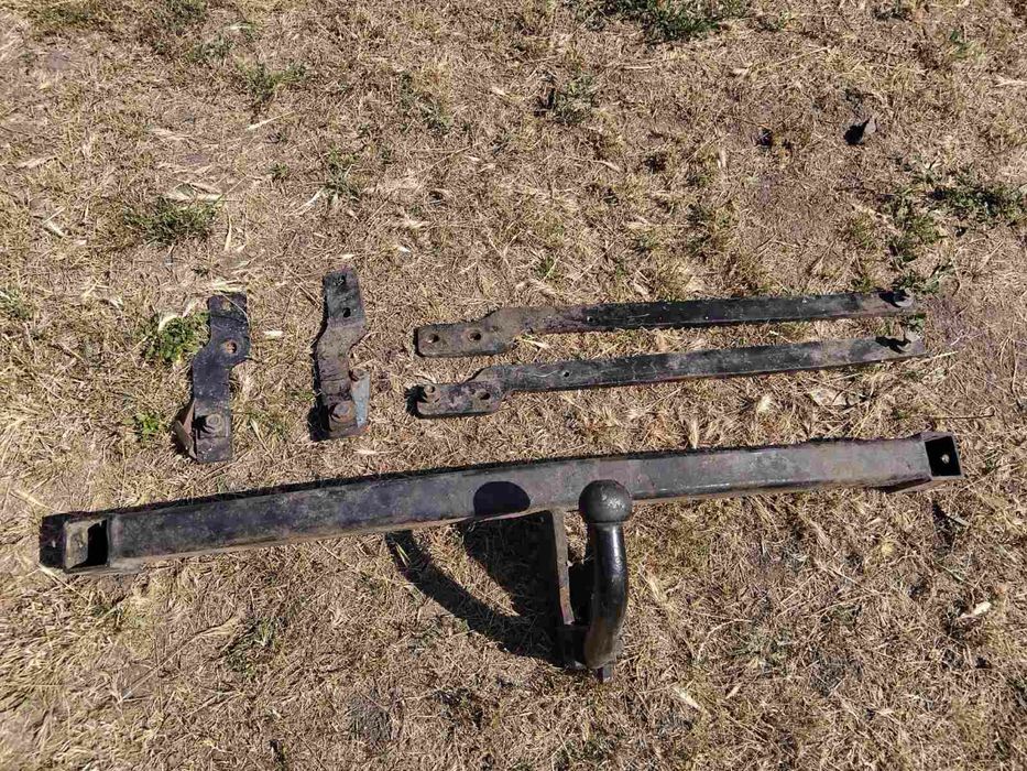 Фаркоп на автомобіль Рено Меган 2